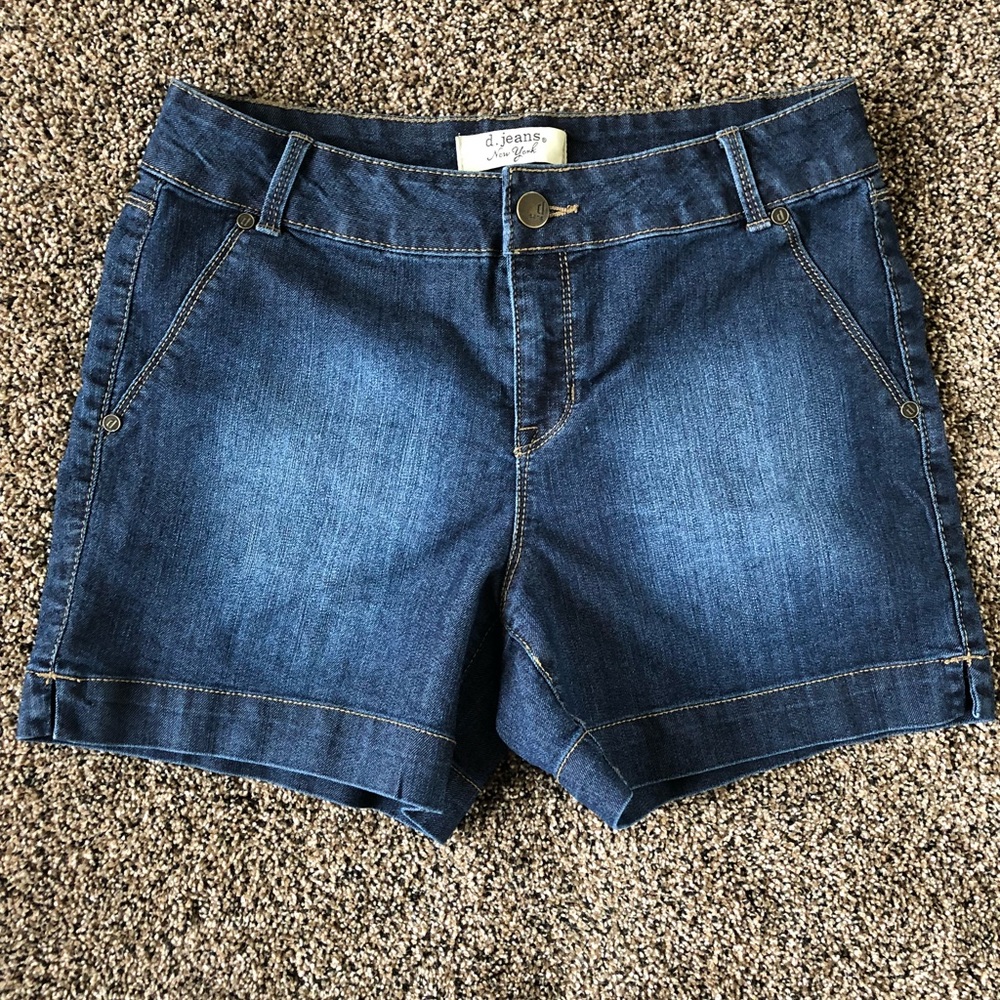 Woman’s jean shorts